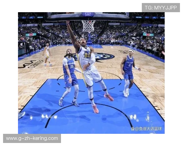 勇士关键时刻形成包夹逼出失误 勇士关键时刻形成包夹逼出失误